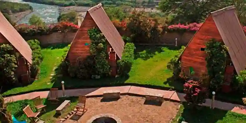 casas con tejado en el techo