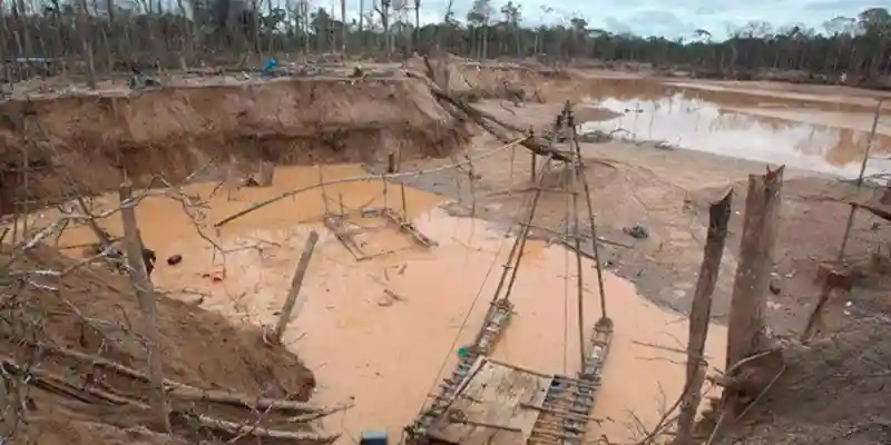 charco en mina madre de dios