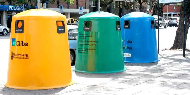 tachos de basura en parques