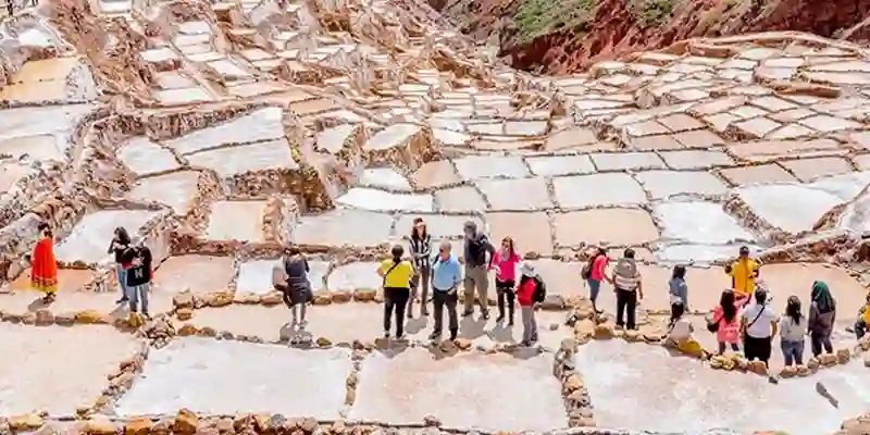 Turistas en mina Cusco