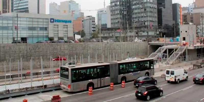 sistema de metropolitano en mantenimiento 