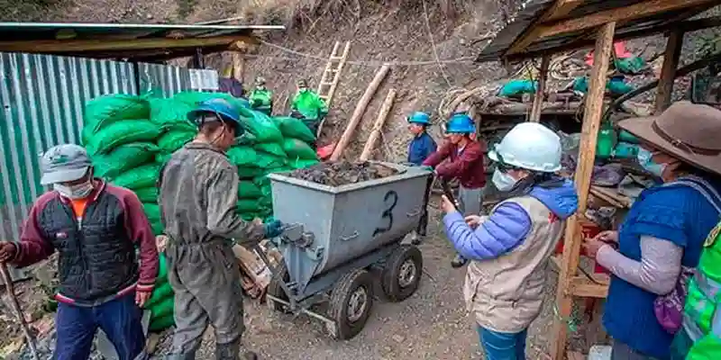 mineros mina huaraz