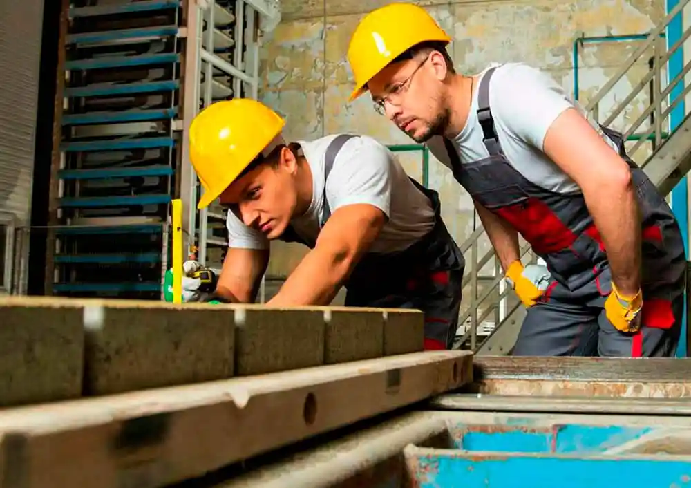 Ropa adecuada para trabajo industrial