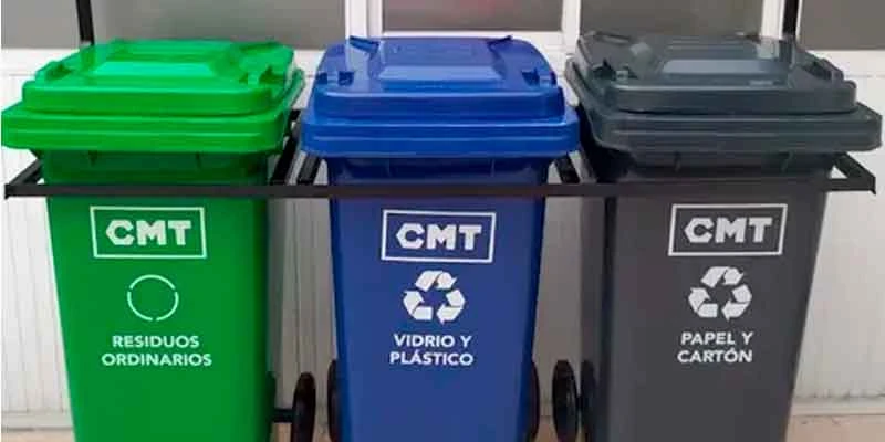 los tachos de basura de colores