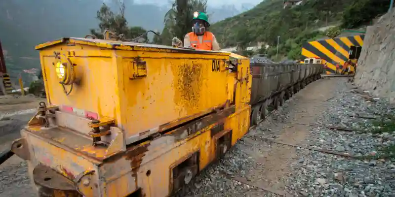 tren de carga mina trujillo