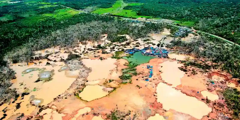 vista aerea corporacion en mina de madre dios