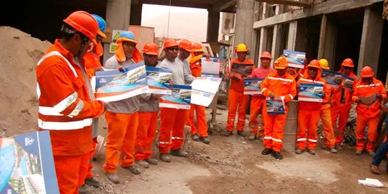 Equipo de proteccion de albañil