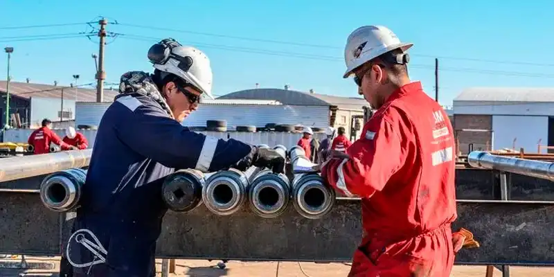 trabajadores de petroleo