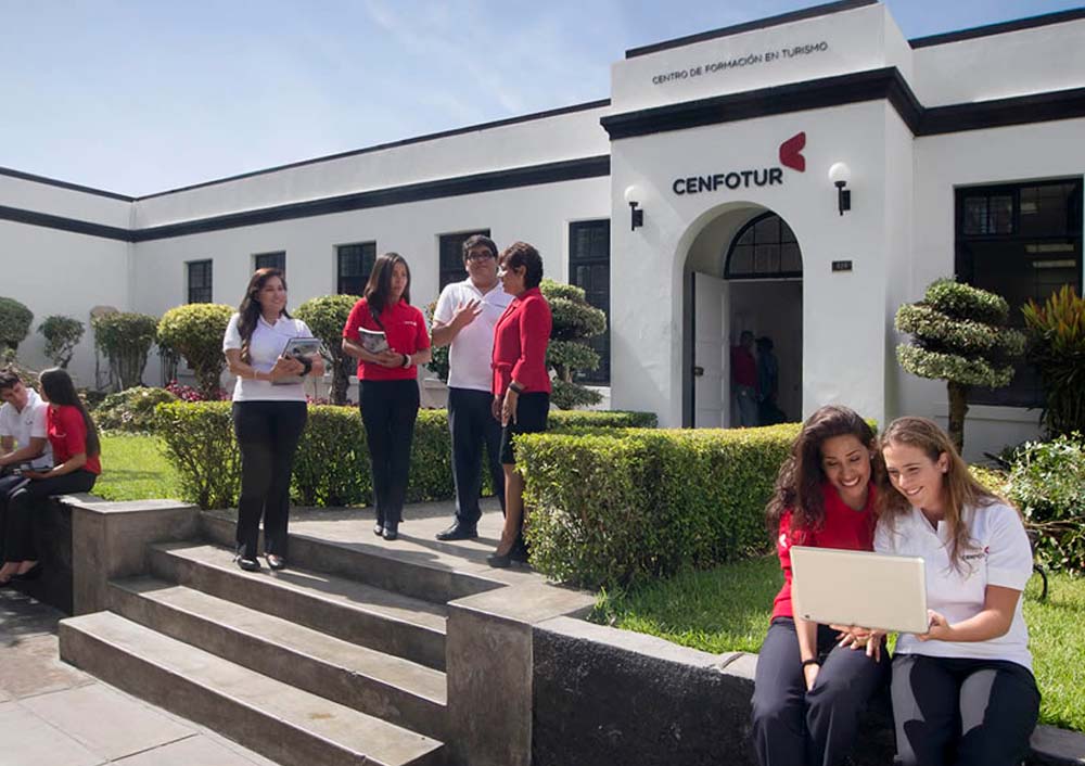 Cenfotur Estudiantes Portada Casa Lima