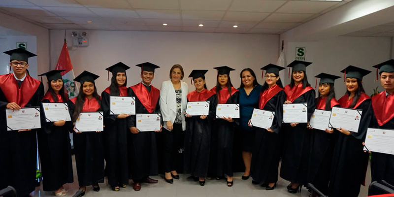 Estudiantes Título Cenfotur Casa Lima Estudiantes Título Cenfotur Casa Lima