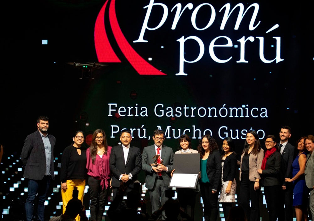 Promperu Personas Portada Casa Lima