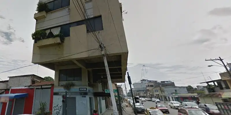 edificio mal construido