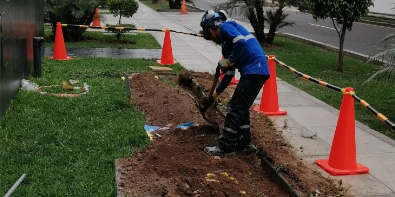 instalar y mantener un sistema de puesta a tierra