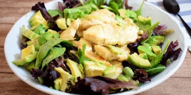 ensalada fresca con pollo a la brasa ensalada fresca con pollo a la brasa