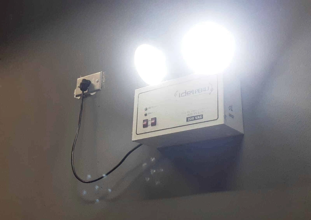 cómo mantener las luces de emergencia en tu edificio