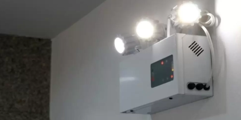 luces de emergencia en edificio proceso para instalar